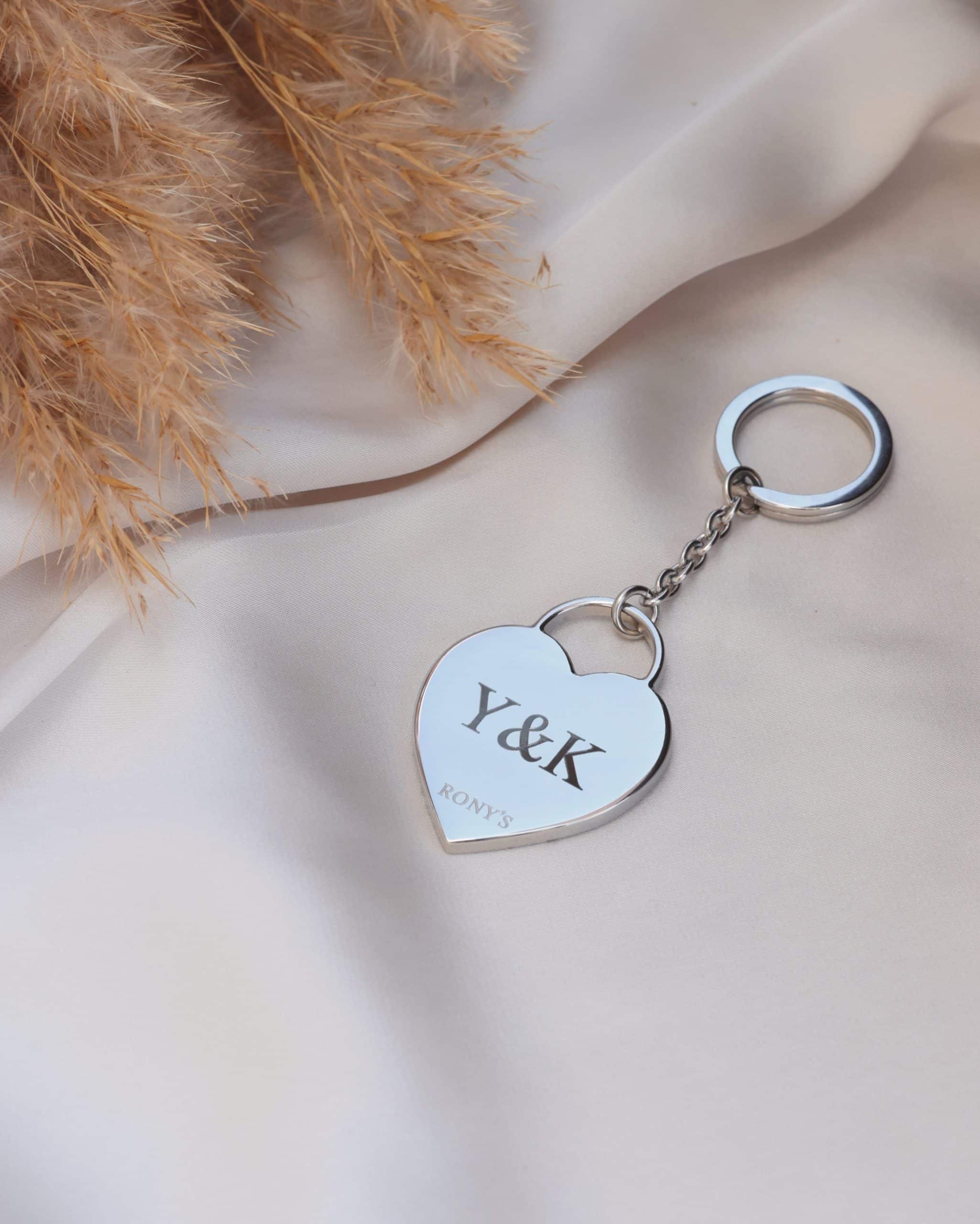 מחזיק מפתחות לב - חריטת כתב יד