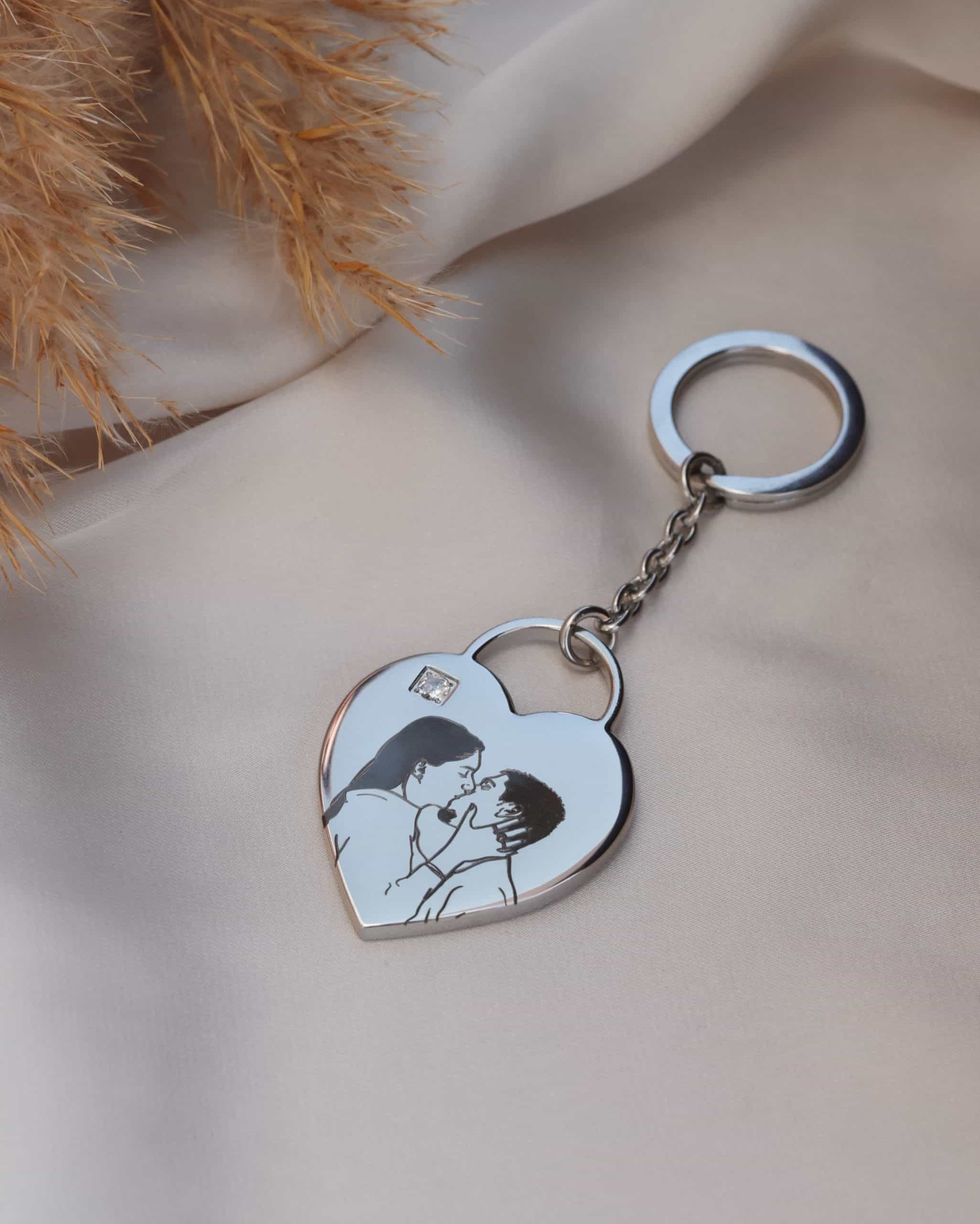 מחזיק מפתחות לב - חריטת כתב יד